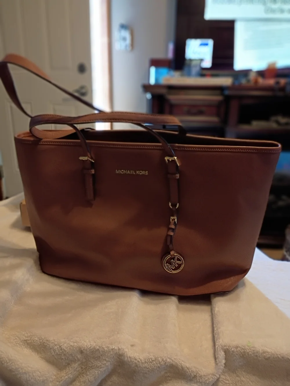 Michael Kors Brown Saffino Leather Laptop Tote ******